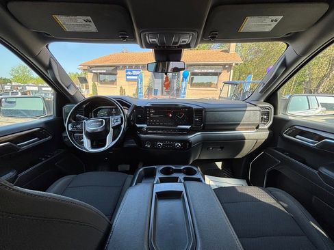 Used 2023 GMC Sierra 1500 SLE w/ X31 Off-Road Package AWD/4WD image 9
