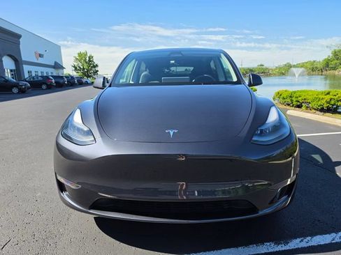 Used 2025 Tesla Model Y Long Range RWD image 15