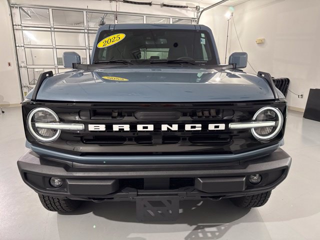 Used 2025 Ford Bronco Outer Banks AWD/4WD image 2