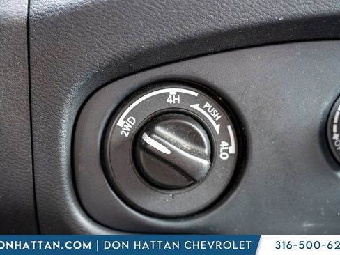 Used 2022 Nissan Frontier SV AWD/4WD image 13
