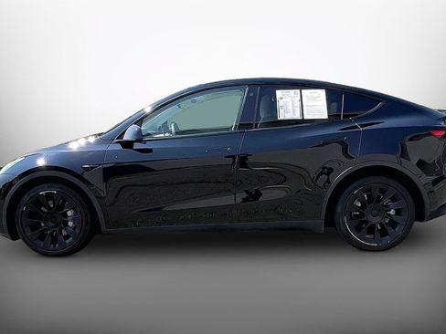 Used 2022 Tesla Model Y Long Range AWD/4WD image 5