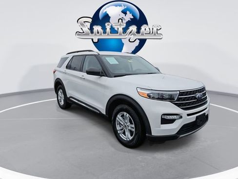 Used 2020 Ford Explorer XLT w/ Equipment Group 202A image 2