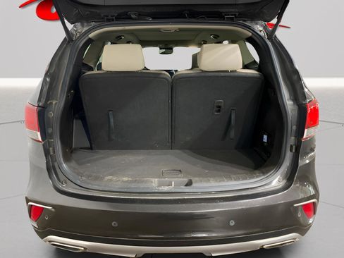 Used 2017 Hyundai Santa Fe Limited FWD image 10