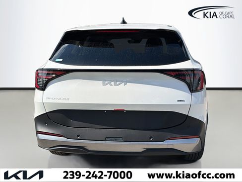 New 2026 Kia Sportage LX FWD image 5
