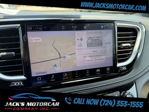 Used 2026 Chrysler Pacifica Limited FWD image 15