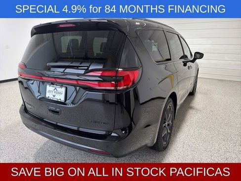 New 2026 Chrysler Pacifica Limited w/ S Appearance Package FWD image 25