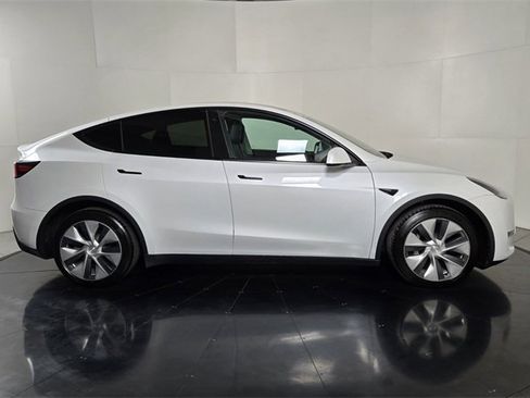 Used 2020 Tesla Model Y Long Range image 7