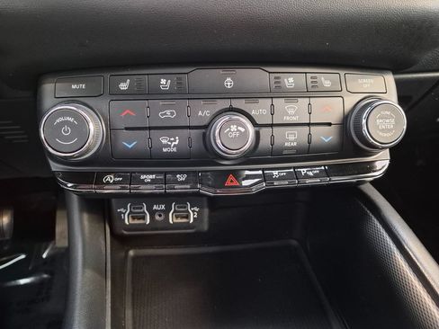 Used 2023 Dodge Durango GT AWD/4WD image 18