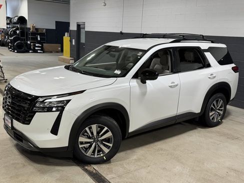 New 2026 Nissan Pathfinder SL image 35