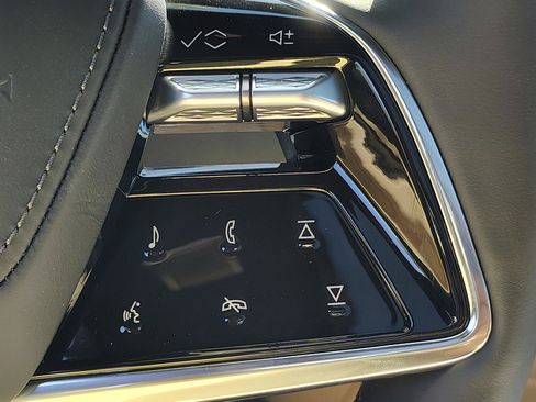 New 2026 Cadillac Lyriq Signature Luxury image 15