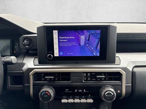 Certified 2025 Toyota Tacoma SR5 AWD/4WD image 16