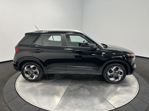 Certified 2024 Hyundai Venue SEL image 7