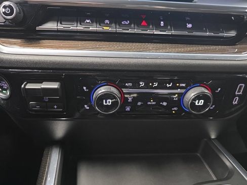 Certified 2022 Chevrolet Silverado 1500 LT w/ All Star Edition Plus AWD/4WD image 22
