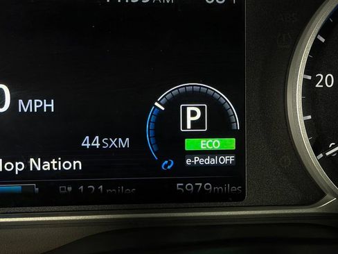 Used 2025 Nissan Leaf S FWD image 16