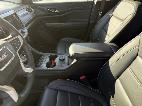 Used 2023 GMC Acadia Denali w/ Denali Technology Package FWD image 21