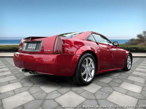 Used 2004 Cadillac XLR image 17
