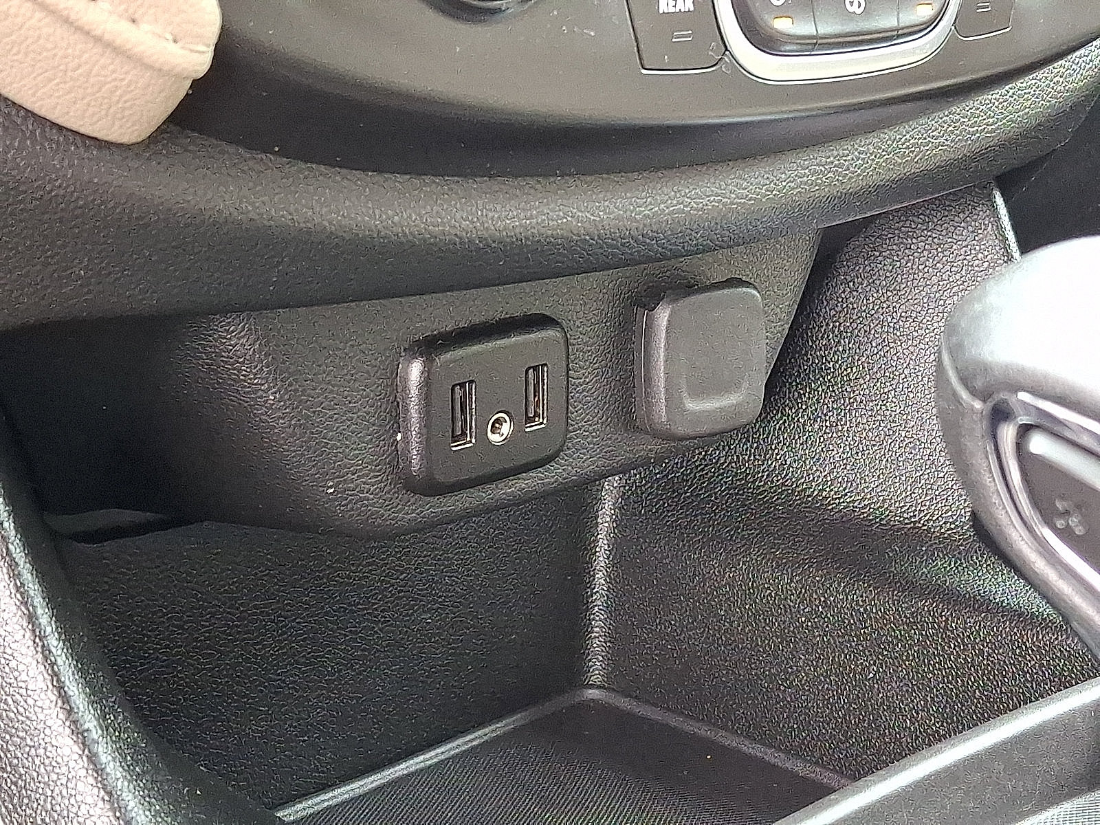Used 2023 Chevrolet Traverse LS w/ Safety Package FWD image 26