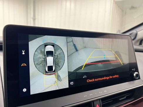 Used 2023 Toyota Prius Prime Premium w/ Advanced Technology Package FWD image 15