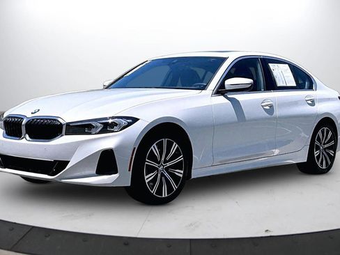 Used 2025 BMW 330i xDrive Sedan AWD/4WD image 4
