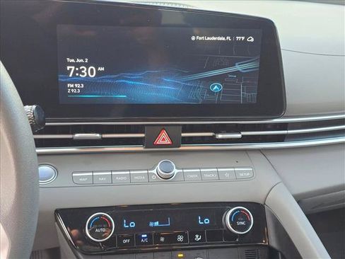 Used 2024 Hyundai Elantra SEL FWD image 12