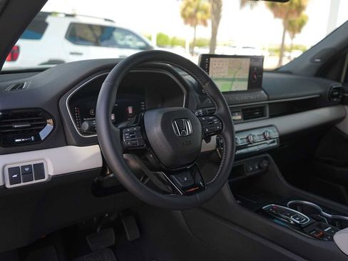 Used 2026 Honda Passport TrailSport Elite image 2