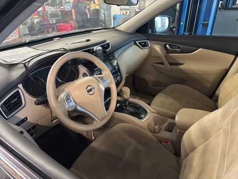 Used 2015 Nissan Rogue SV image 7
