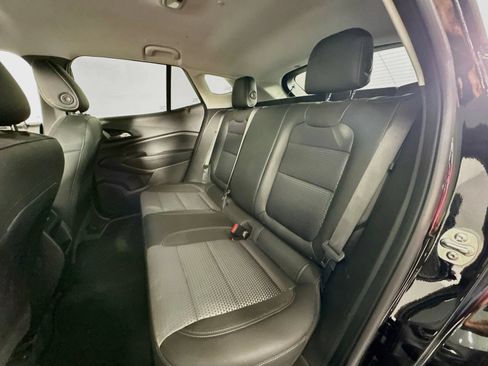 Used 2025 Chevrolet Trax LT FWD image 23