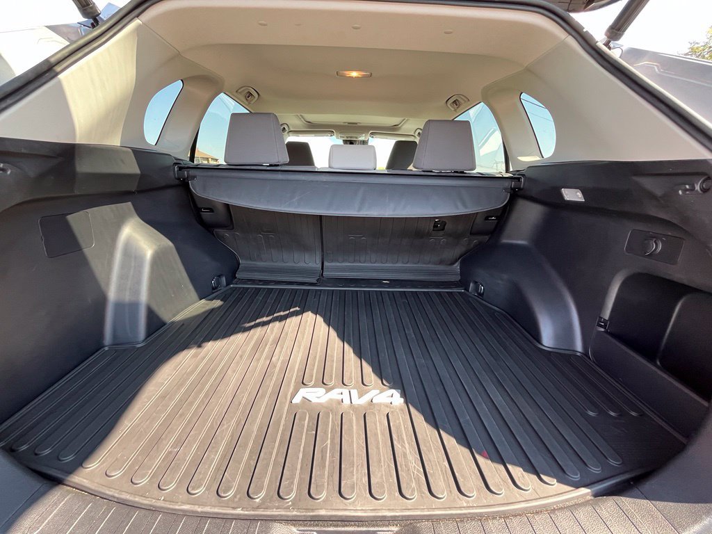 Used 2021 Toyota RAV4 XLE w/ Convenience Package AWD/4WD image 32