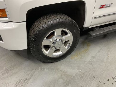 Used 2019 Chevrolet Silverado 2500 LT w/ Custom Sport Edition image 6