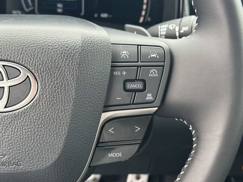 Used 2026 Toyota Camry SE w/ Convenience Package image 14