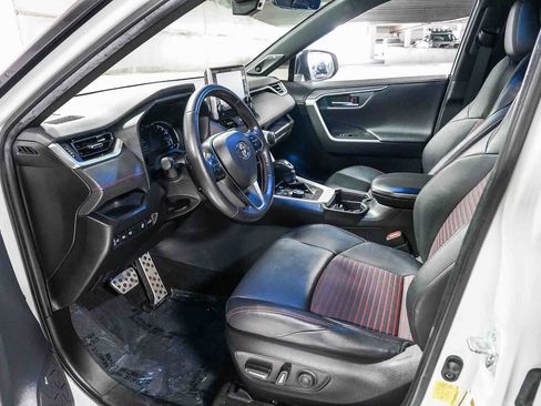 Certified 2021 Toyota RAV4 XSE w/ Weather Package AWD/4WD image 19