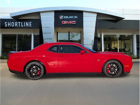 Used 2022 Dodge Challenger SRT Hellcat RWD image 2