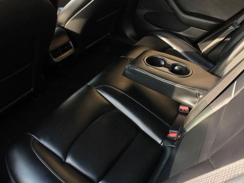 Used 2022 Tesla Model 3 RWD image 18