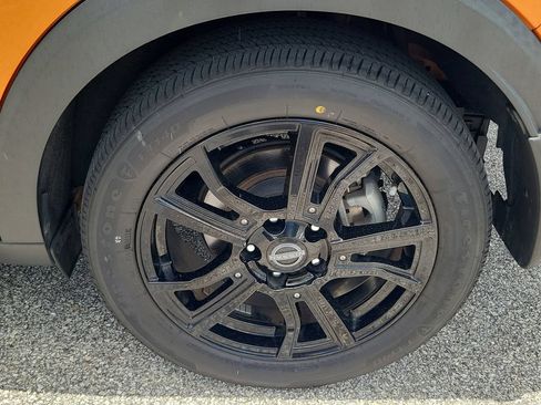 Used 2023 Nissan Kicks SR w/ SR Premium Package FWD image 12