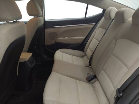 Used 2019 Hyundai Elantra SE FWD image 18