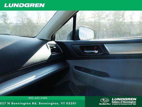 Used 2018 Subaru Outback 2.5i Premium image 32