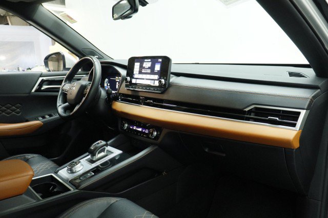 Used 2024 Mitsubishi Outlander SEL FWD image 21