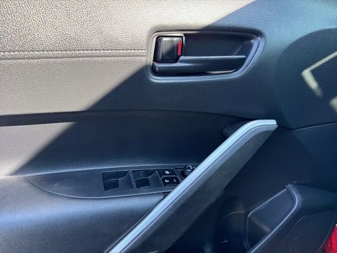 Used 2022 Toyota Corolla Cross LE w/ Moonroof Package image 10