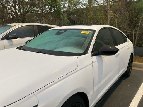 Used 2024 Honda Accord Sport image 11