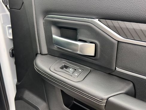 New 2026 RAM 2500 Big Horn AWD/4WD image 19