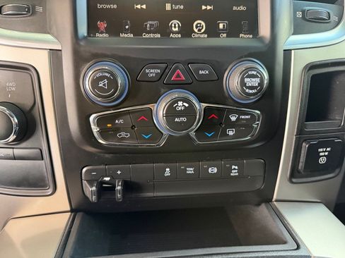 Used 2017 RAM 2500 SLT w/ Luxury Group AWD/4WD image 13