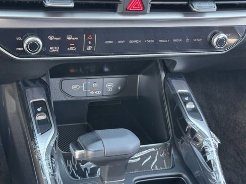 New 2025 Kia Sorento S image 13