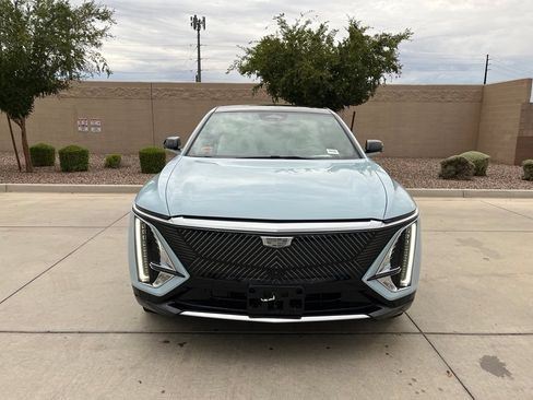 Used 2024 Cadillac Lyriq Luxury RWD image 2