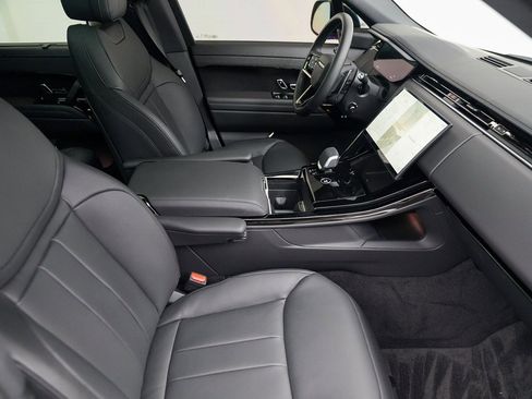 Used 2025 Land Rover Range Rover Sport Dynamic SE image 22