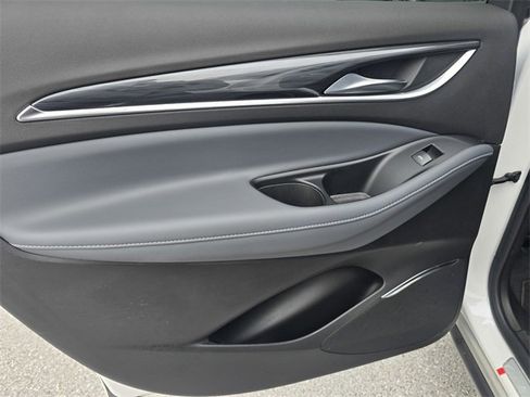 Used 2023 Buick Enclave Premium image 14