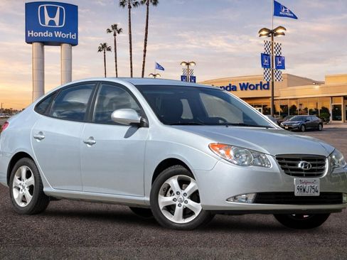 Used 2010 Hyundai Elantra SE image 2