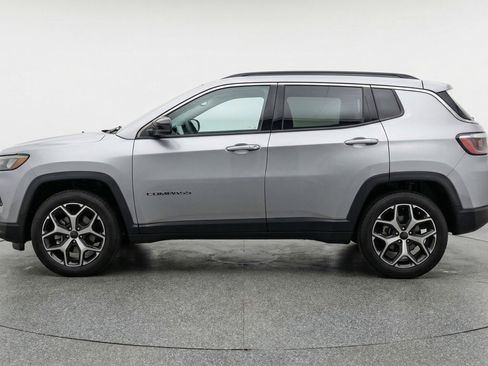 Used 2025 Jeep Compass Limited AWD/4WD image 5