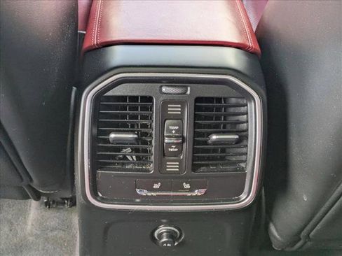 Used 2016 Porsche Macan S image 17