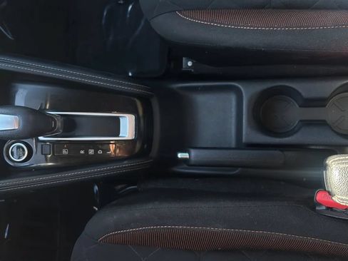 Used 2020 Nissan Kicks SR FWD image 13
