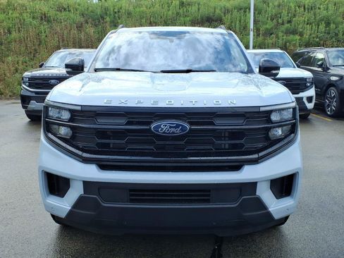 Certified 2025 Ford Expedition Max Active AWD/4WD image 2